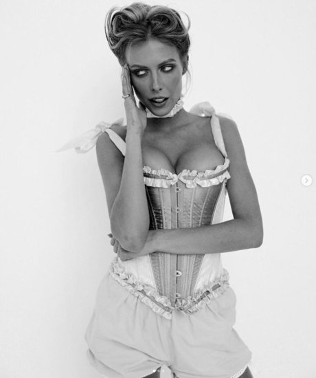 Oxana Streltsova actrice chaude image