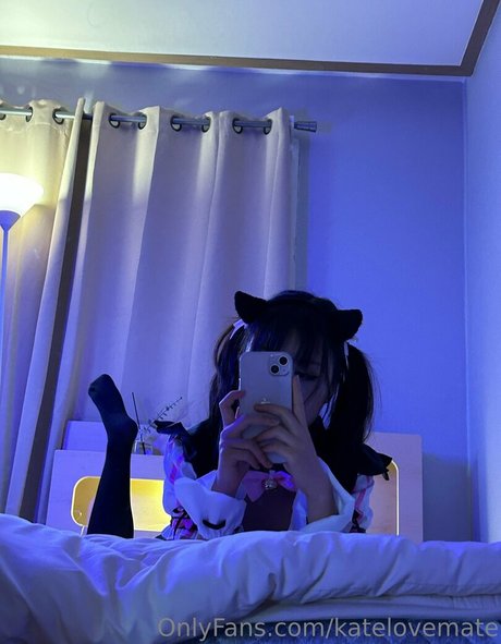 katelovemate actrice artistique des photos