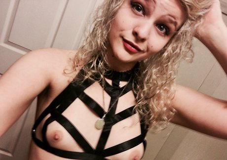 realemilyhaze modèle pornographique des photos