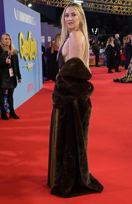 Kate Hudson modèle artistique galerie