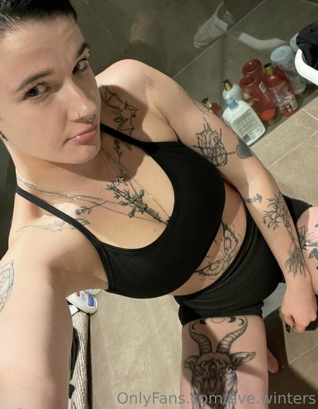 Eve winters modèle magnifique galerie