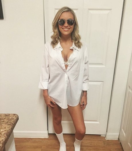 Holly Cloar modèle pornographique img