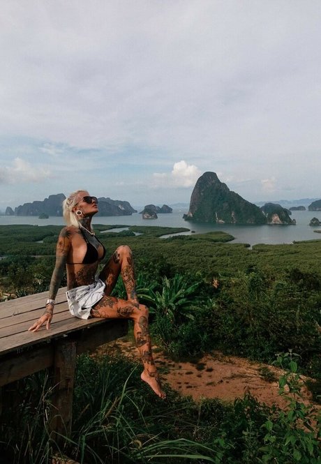 Bantik Boy sexe star archive