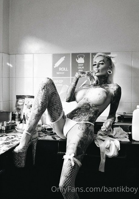 Bantik Boy modèle porno image