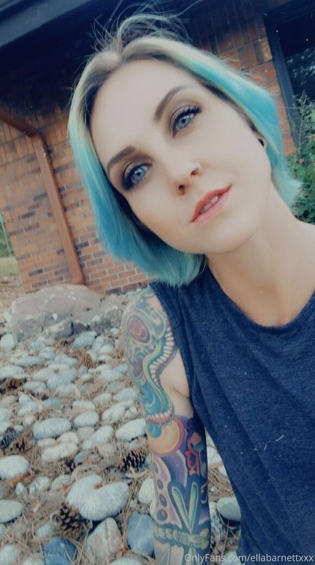ellabarnettvip star du porno nue collection