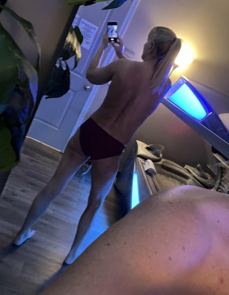 Macie Mae 69 modèle pornographique galerie