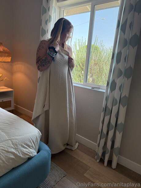 anitaplaya star du porno en haute qualité photo