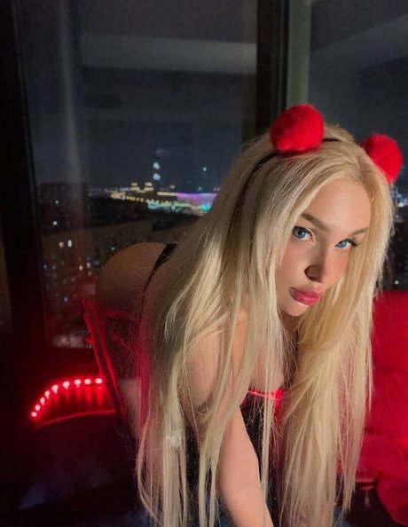 Arina SL top star img