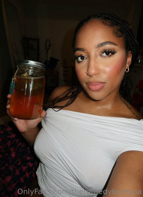 theremedybyreyna étoile nue collection