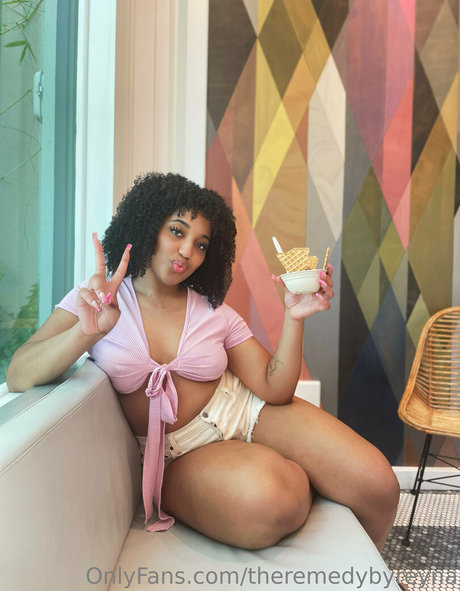 theremedybyreyna nus de stars du porno photos