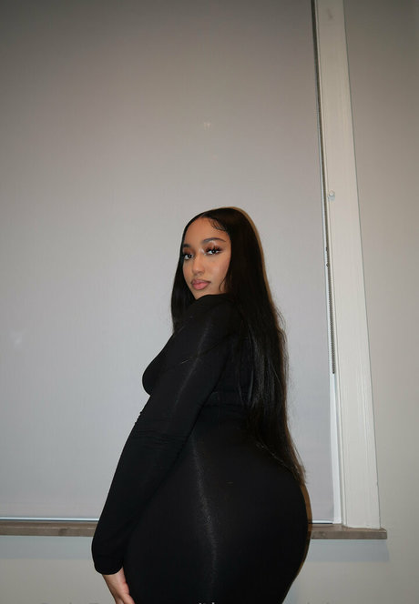 theremedybyreyna actrice xxx image