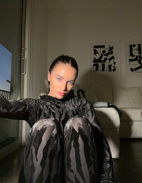 emilykernsx modèle chaud des photos