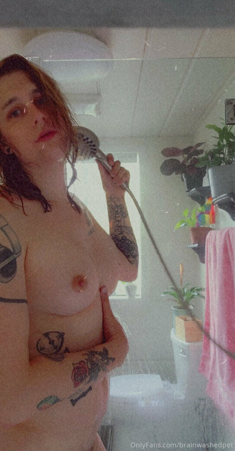 brainwashedpet actrice de nus photo