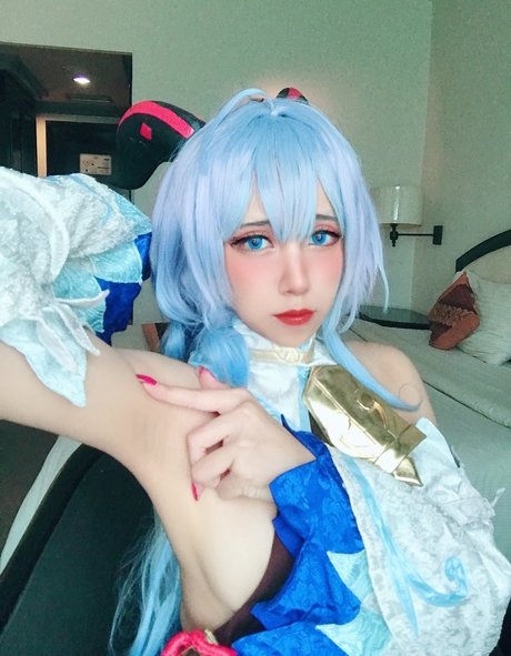 Refeen actrice érotique galerie