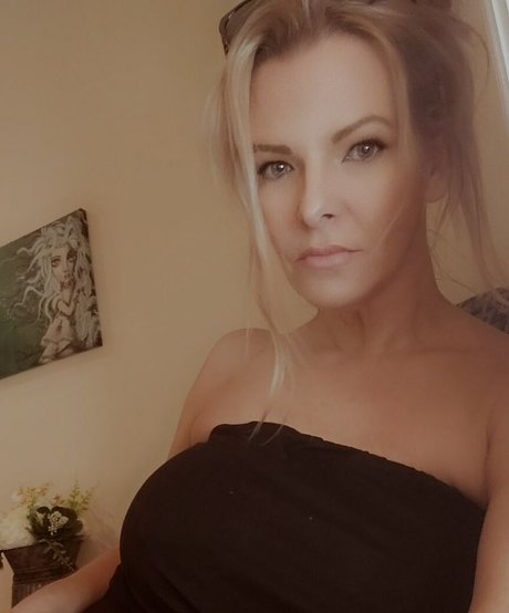 Goddess Kathena nus star du porno archive