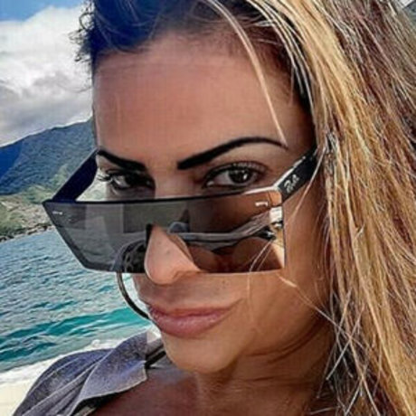 Camila Kiss beau modèle des photos