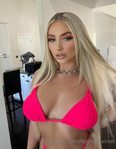 kayleygunner modèle parfait des photos