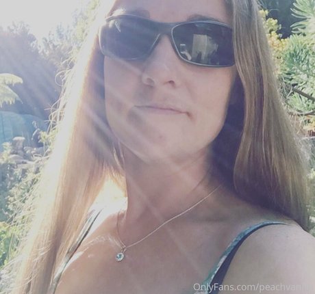 blonde étudiante onlyfans nu archive