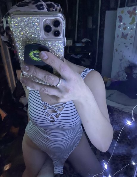 peachvanilla art modèle image