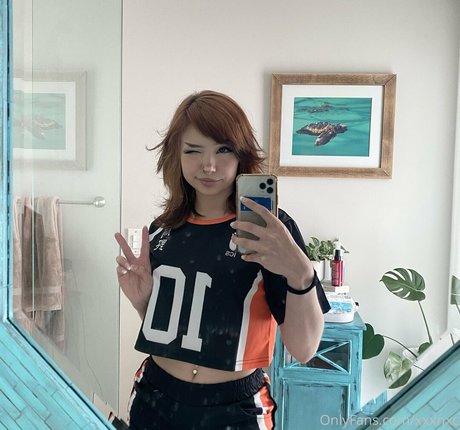 yourluvrgrl modèle de haute qualité images