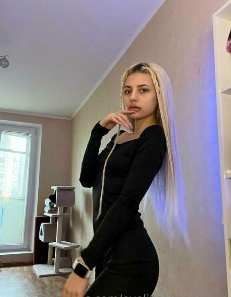 evelinalittledemon star du porno xxx img