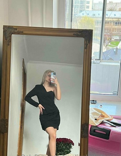 evelinalittledemon étoile chaude photo