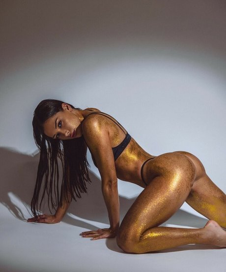 Anja Blagojevic modèles nus images