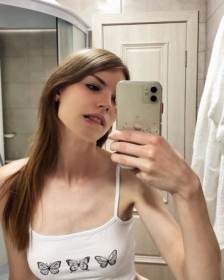 influenceur asiatique onlyfans nus pornographiques image