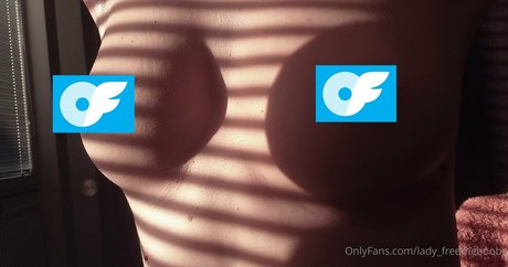 lady freetheboobs jolie étoile archive