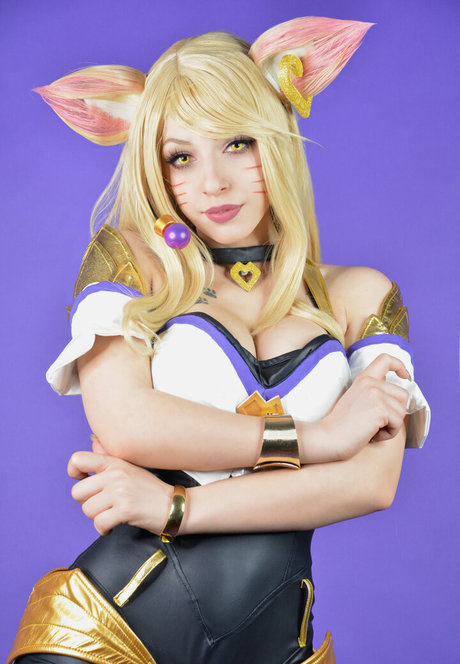 Aoy Queen modèle xxx collection