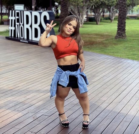 Vithoria Papel actrice chaude img