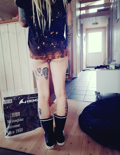 Bibis secrets modèle érotique photo