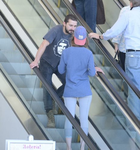 Mia Goth xxx étoile images