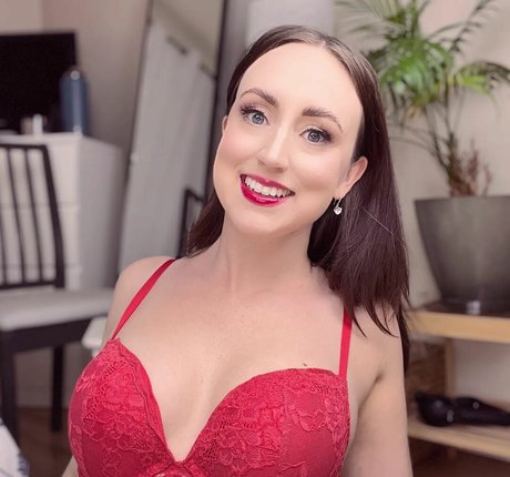 Emma Orchid étoile érotique photo