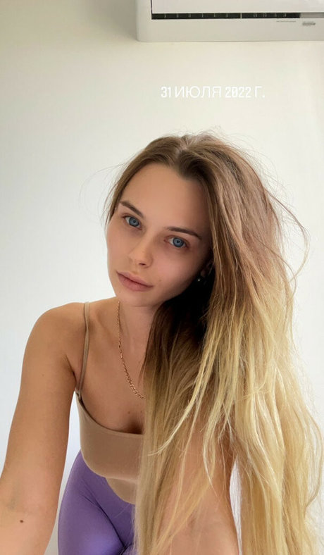 mihalina modèle sympa photo