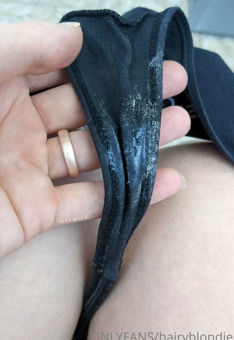 Hairyblondie étoile nue photo