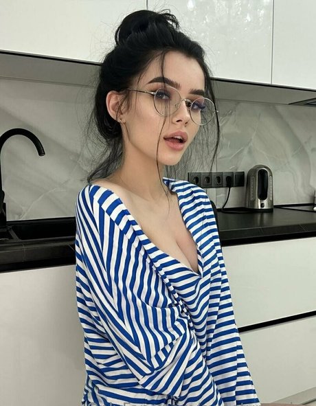 sweetymonica modèle artistique photo