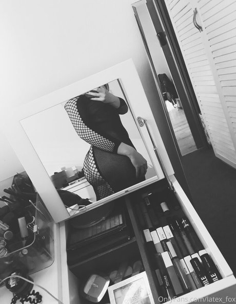 latex fox modèle gratuit des photos