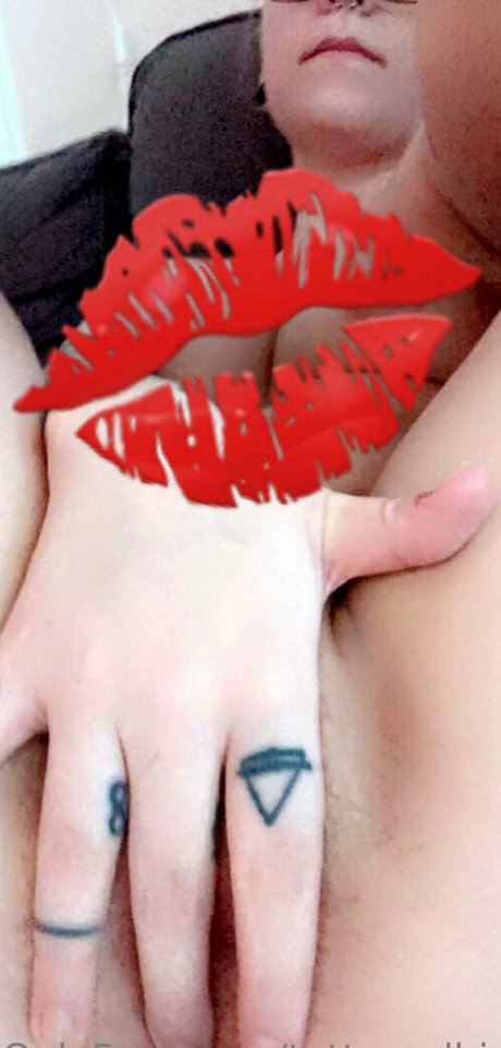 tattooedbiatchfree modèle pornographique photo