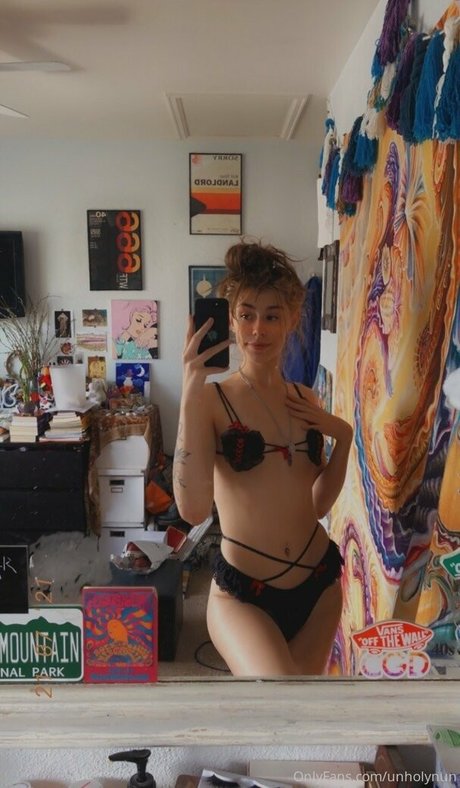 Unholynun star du porno adulte img