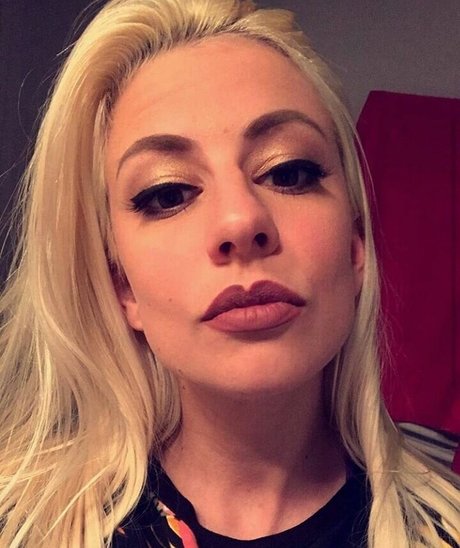 Jessie Volt star du porno hd photos