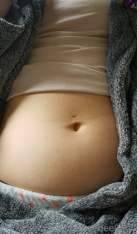 beebee0503 modèle nu photo