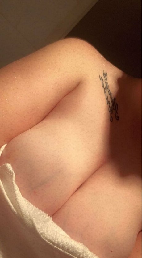 fans sociaux uniquement nus chauds photo