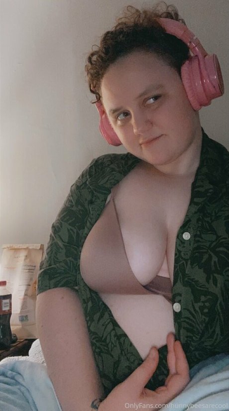 hunnybeesarecool modèle érotique des photos