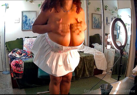 nikkydunesfree actrice adulte image