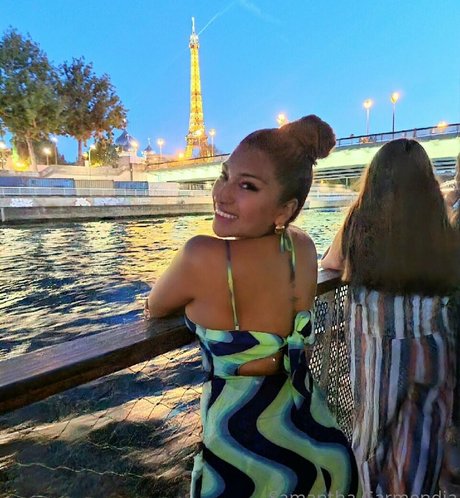 samantha gar jolie star du porno galeries