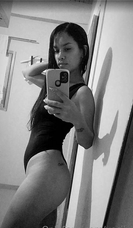 yesiiv actrice libre photos