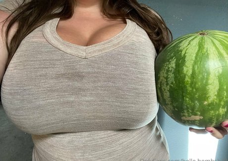 belle bombshell étoile exclusive photos