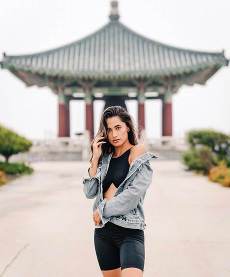 carlieauszler modèle nu img