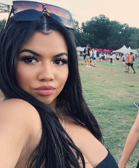 fans de nains à gros seins uniquement sexy en haute qualité photo